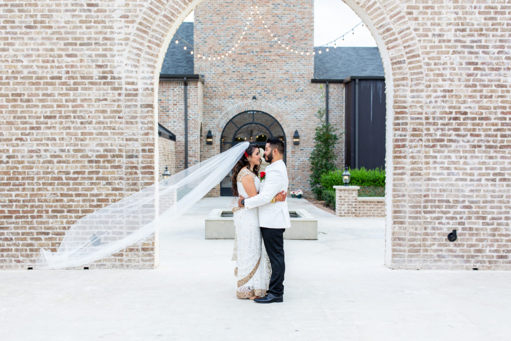 Houston Light & Airy Wedding Photographers